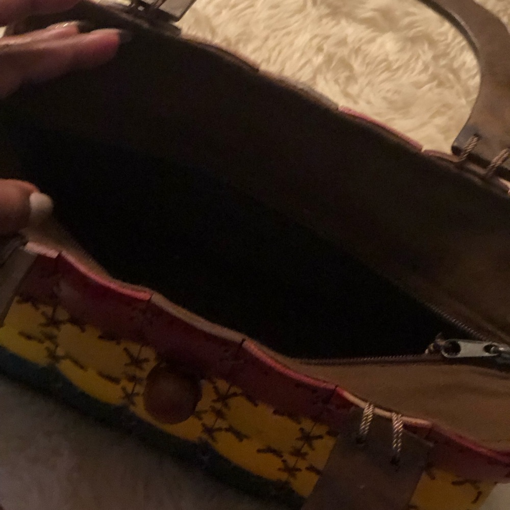 Handmade shell handbag - Picture 4 of 4